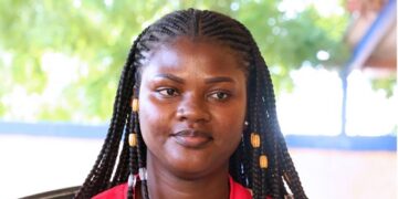 Soutien aux veuves et orphelins des FDS: l’influenceuse Evelyne Bangré fait un don de 500 mille fcfa