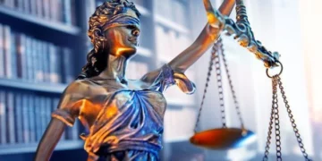 Un magistrat mis en examen pour viol et violences conjugales à Paris