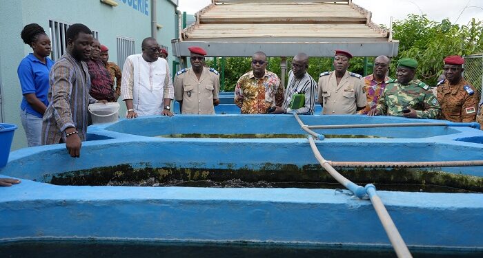 Une formation sur la pisciculture en cages flottantes, dédiée à 100 militaires