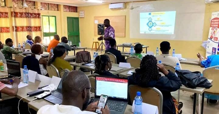 Lutte contre la désinformation : La CODEL forme les acteurs de l’information