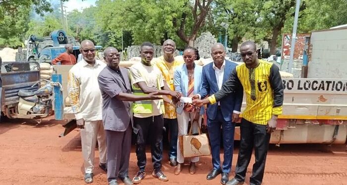 Faso Mêbo : 10 tonnes de ciment, offertes par 5 médias burkinabè