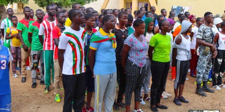 Immersion patriotique : le Ministre Directeur de Cabinet du Président du Faso encourage les bacheliers à Manga