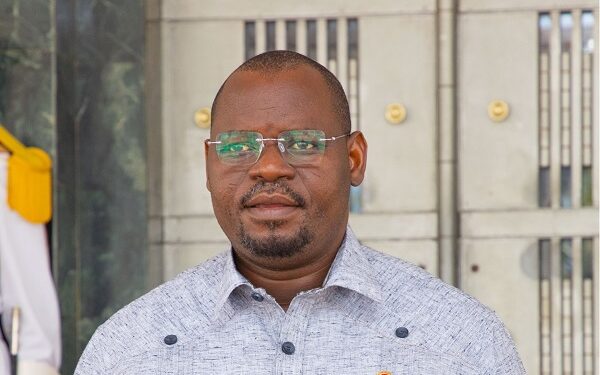 Ministère de la justice : Les costumes du Président et des membres du Conseil constitutionnel, désormais à base de cotonnade burkinabè