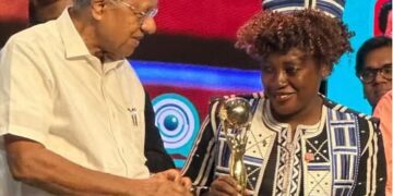 Inde : la journaliste burkinabè Mariam Ouédraogo sacrée « Personnalité médiatique internationale de l’année 2025 »