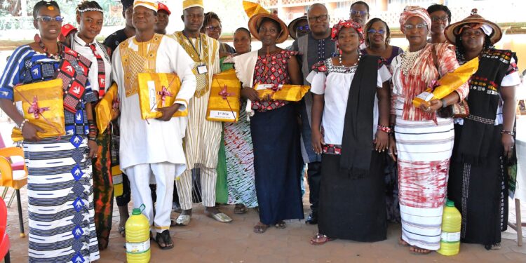 « Mois du consommer local : cinq femmes et cinq hommes, distingués pour l’originalité de leurs tenues