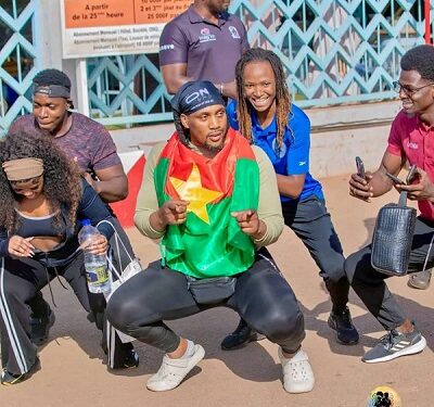 Sport : « King of Squats » au Burkina Faso, des réactions controversées