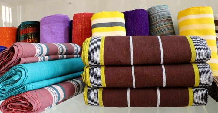 Journalisme : Les tenues indécentes et débraillées, interdites lors des cérémonies officielles. Place au Faso Dan Fani!