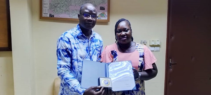 Centre national de Recherche scientifique et technologique (CNRST) : Dr Rebeca Compaoré présente officiellement son prix décerné par l’UNESCO
